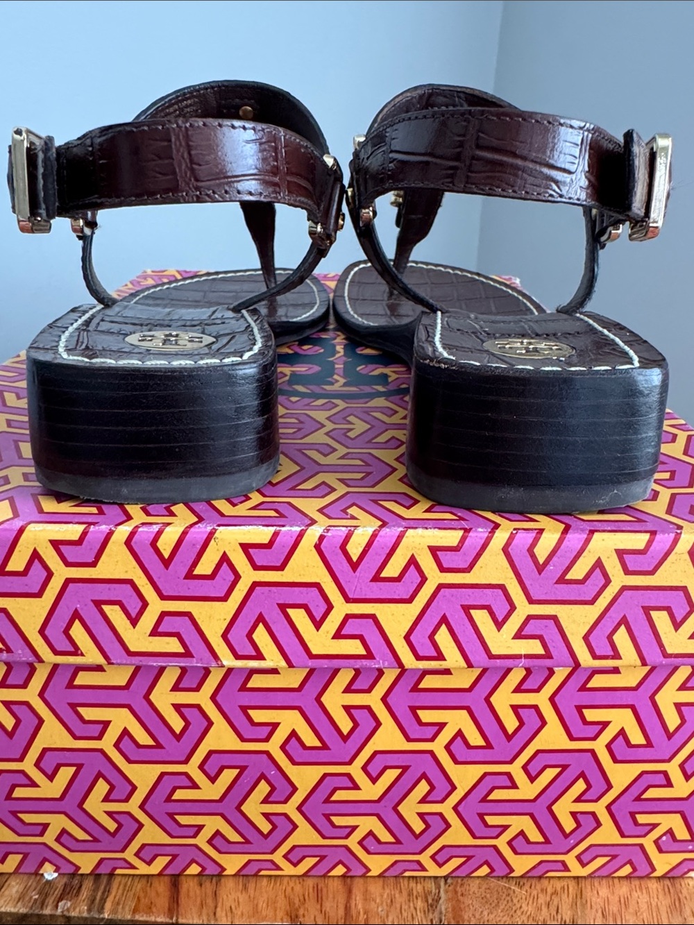 Tory Burch Trent Wedge-Shiny America Sandal - Wood Brown, Size 9 - Picture 7 of 8